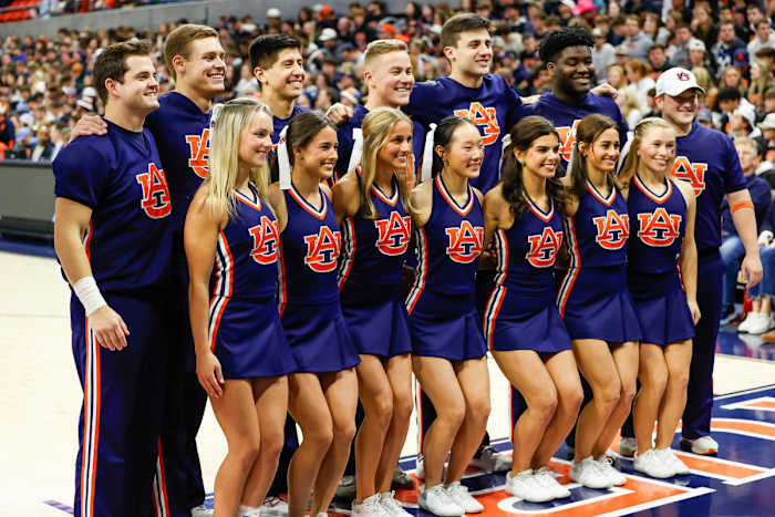 Auburn cheerleaders | Eric Starling/Auburn Daily